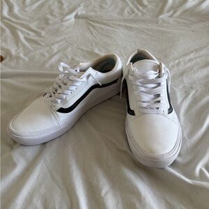 Vans White Leather Low-Top Sneakers with Black Side Stripe - Men
